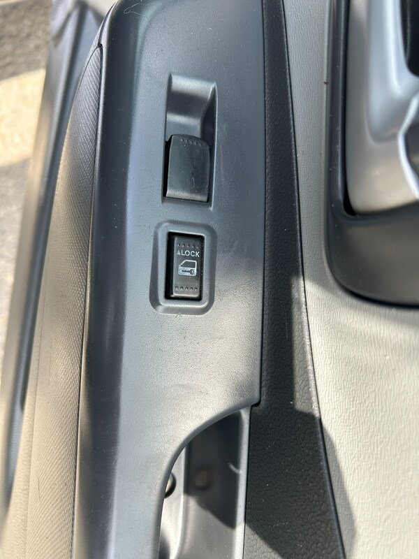 Used Nissan Pixo 2009 for sale - 74890686: Photo 4