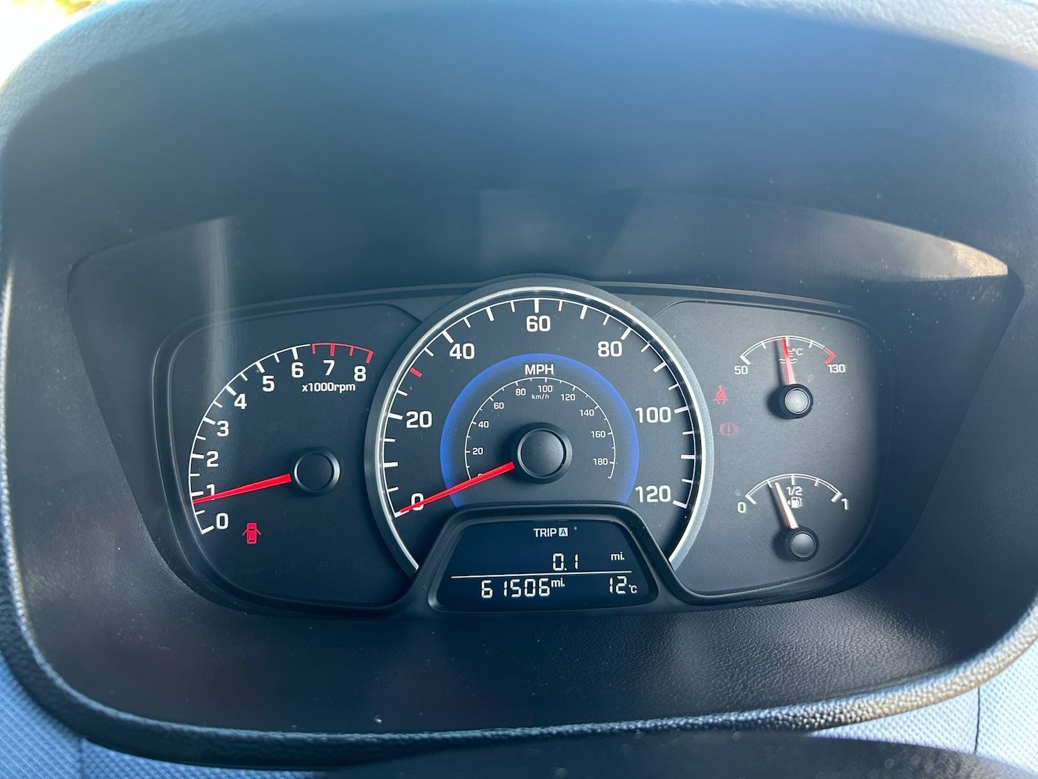 Used Hyundai i10 2014 for sale - 76340130: Photo 10