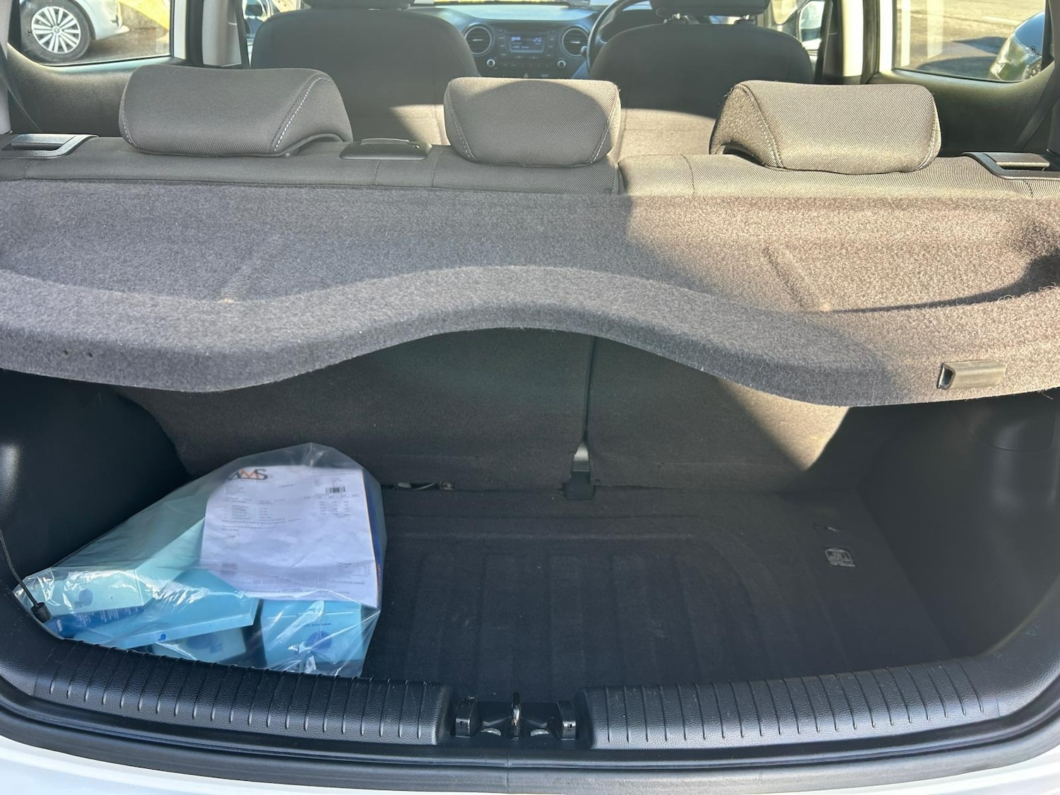 Used Hyundai i10 2014 for sale - 76340130: Photo 16