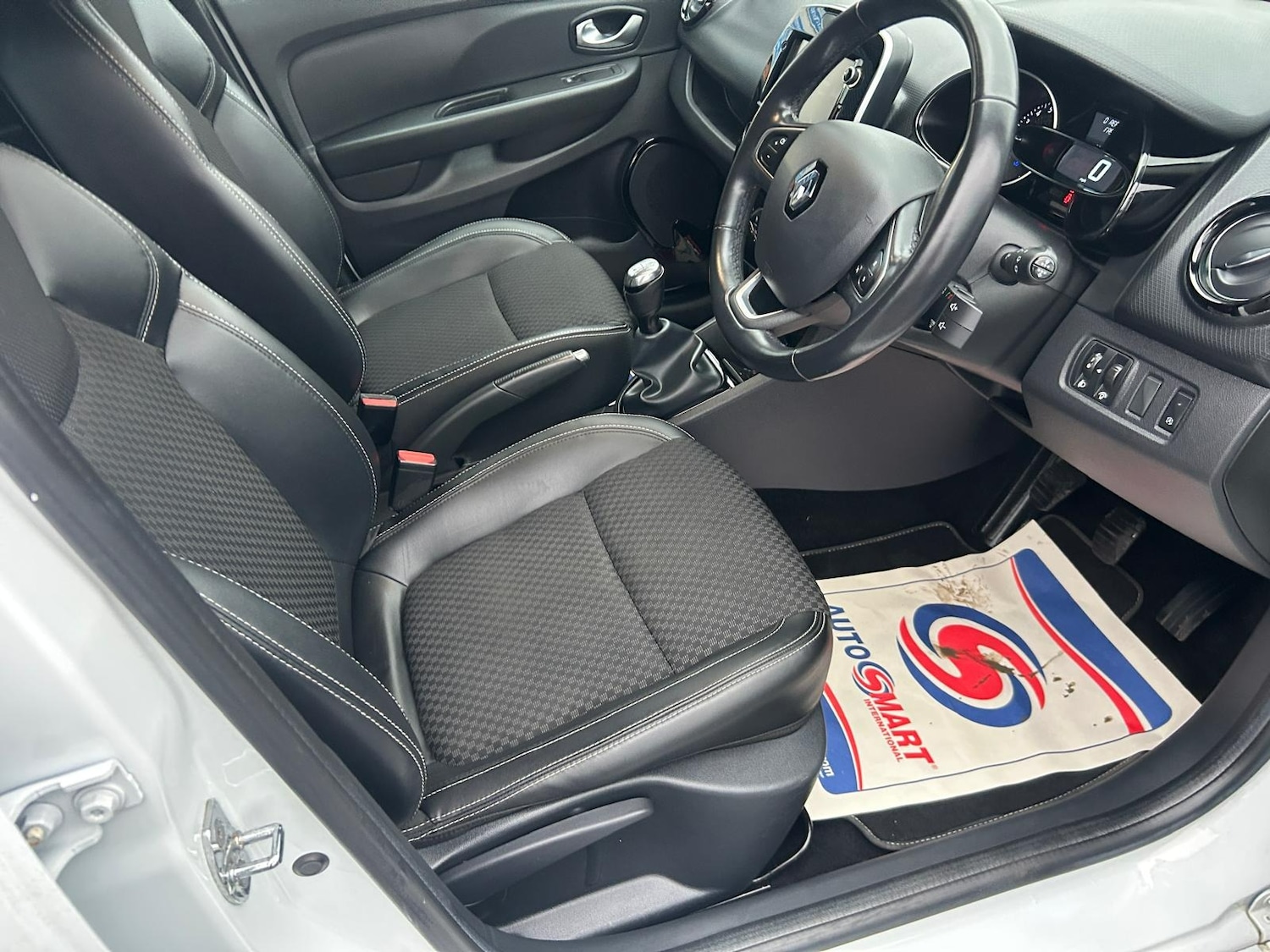 Used Renault Clio 2018 for sale - 77261217: Photo 11