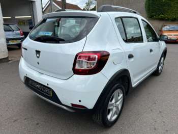 Used Dacia Sandero Stepway 2015 for sale - 74802844: Photo