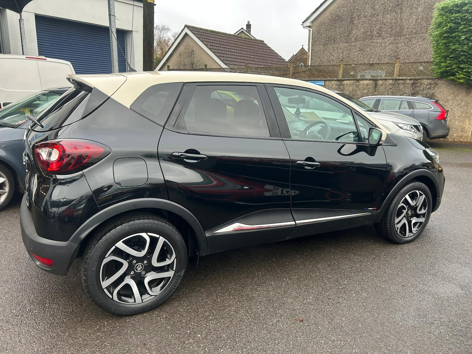 Used Renault Captur 2018 for sale - 76578127: Photo 19