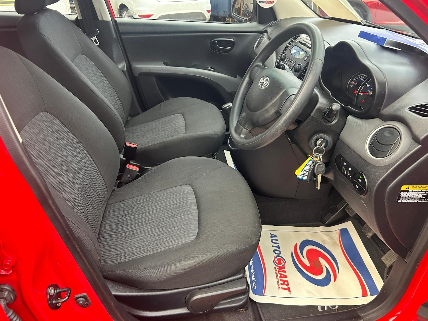 Used Hyundai i10 2012 for sale - 76682311: Photo 12