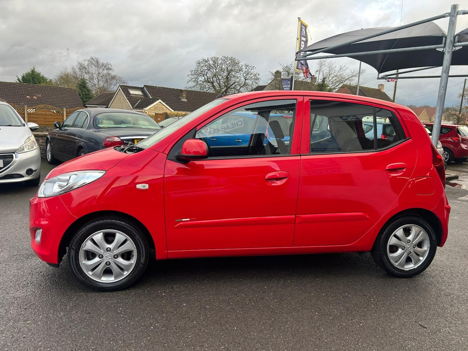 Used Hyundai i10 2012 for sale - 76682311: Photo 19