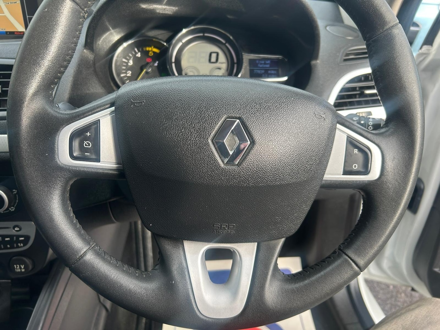 Used Renault Megane 2011 for sale - 77260682: Photo 10