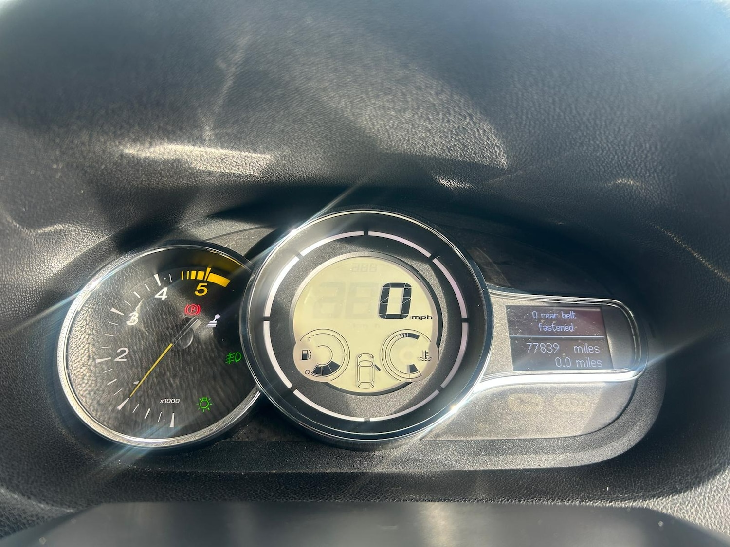 Used Renault Megane 2011 for sale - 77260682: Photo 12