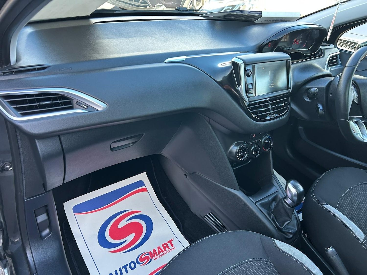 Used Peugeot 208 2015 for sale - 78012323: Photo 13