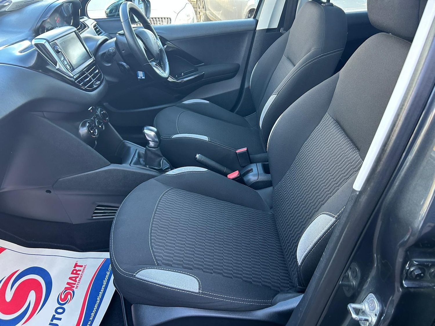 Used Peugeot 208 2015 for sale - 78012323: Photo 8