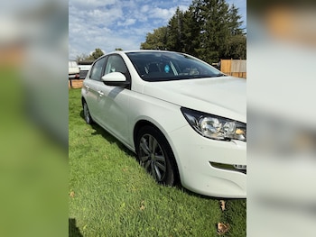 Used Peugeot 308 2015 for sale - 76221647: Photo