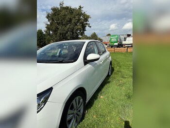Used Peugeot 308 2015 for sale - 76221647: Photo