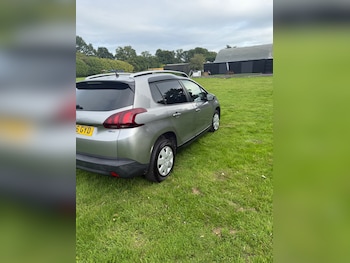 Used Peugeot 2008 2016 for sale - 76219250: Photo