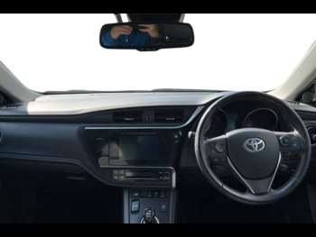 Used Toyota Auris 2017 for sale - 74880400: Photo