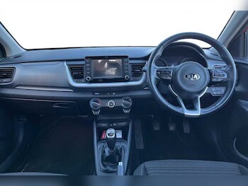 Used Kia Stonic 2019 for sale - 76705823: Photo