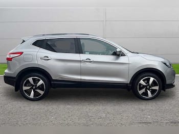 Used Nissan Qashqai 2017 for sale - 79849179: Photo