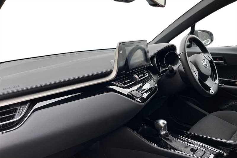 Used Toyota C-HR 2018 for sale - 77855942: Photo 2