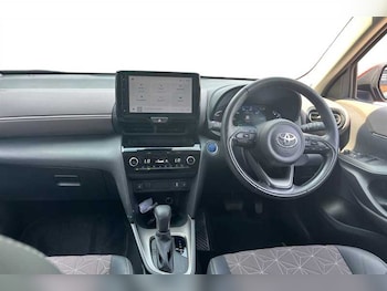 Used Toyota Yaris Cross 2023 for sale - 79170998: Photo