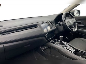 Used Honda HR-V 2019 for sale - 77674090: Photo