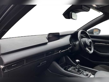 Used Mazda Mazda3 2022 for sale - 76044571: Photo 2