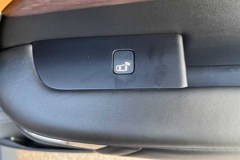 Used Land Rover Discovery 2019 for sale - 76434863: Photo 13