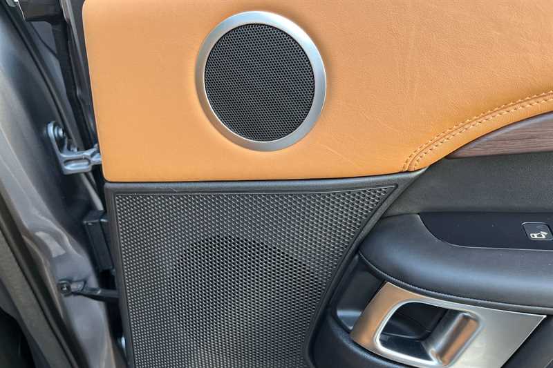 Used Land Rover Discovery 2019 for sale - 76434863: Photo 14