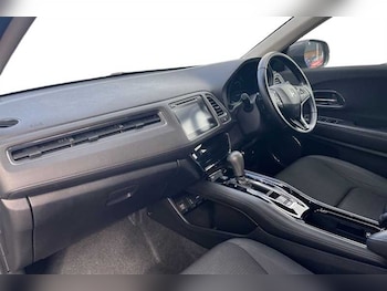 Used Honda HR-V 2020 for sale - 77674093: Photo