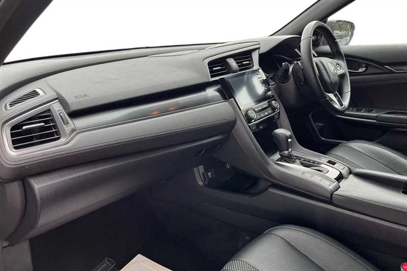 Used Honda Civic 2020 for sale - 76140500: Photo 2