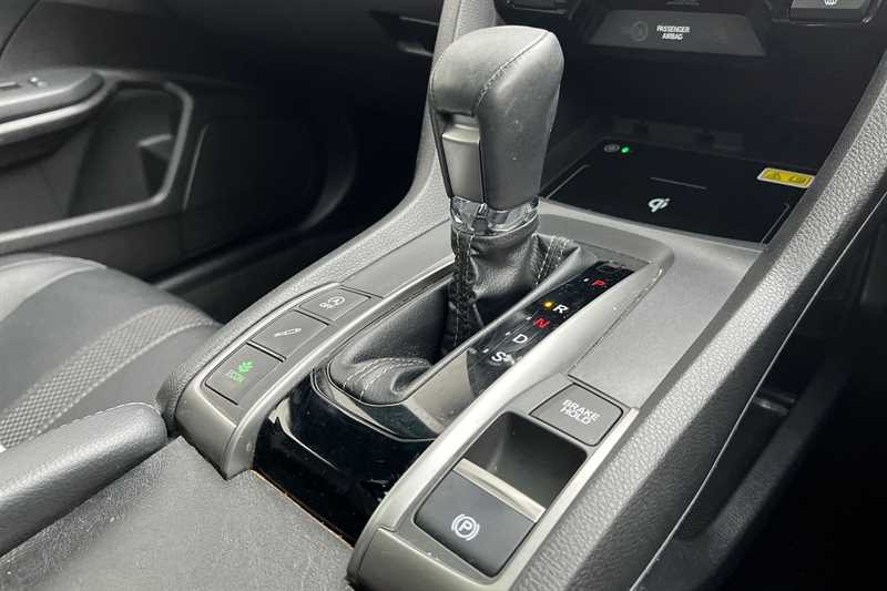 Used Honda Civic 2020 for sale - 76140500: Photo 24