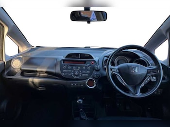 Used Honda Jazz 2015 for sale - 77010702: Photo