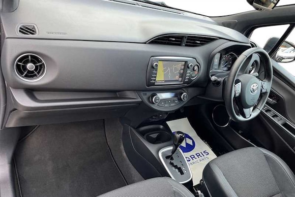 Used Toyota Yaris 2019 for sale - 76176451: Photo 2