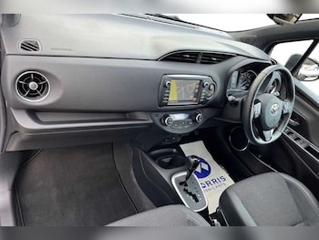 Used Toyota Yaris 2019 for sale - 76176451: Photo 2