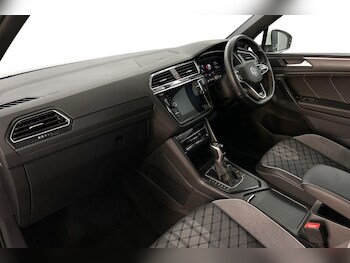 Used Volkswagen Tiguan 2023 for sale - 75978030: Photo 2