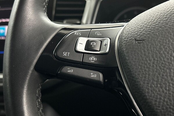 Used Volkswagen T-Roc 2021 for sale - 75707316: Photo 14