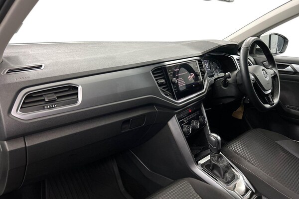 Used Volkswagen T-Roc 2021 for sale - 75707316: Photo 2