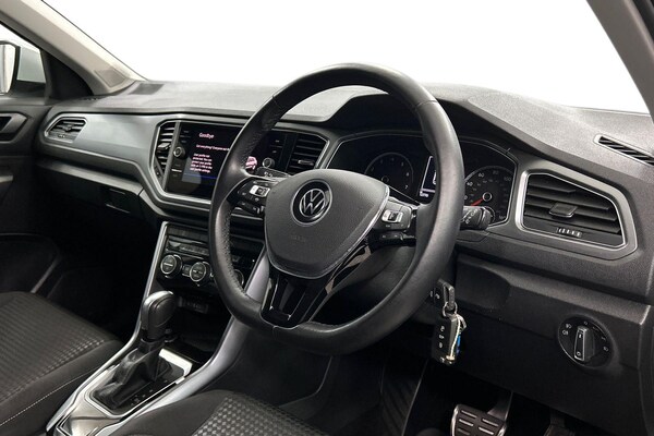 Used Volkswagen T-Roc 2021 for sale - 75707316: Photo 6