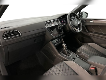 Used Volkswagen Tiguan 2023 for sale - 75977657: Photo 2