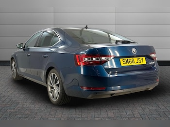 Used Skoda Superb 2018 for sale - 76200011: Photo 3
