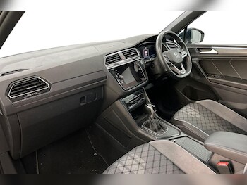 Used Volkswagen Tiguan 2023 for sale - 76200696: Photo 2