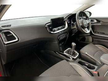 Used Kia Ceed 2024 for sale - 75977123: Photo 2