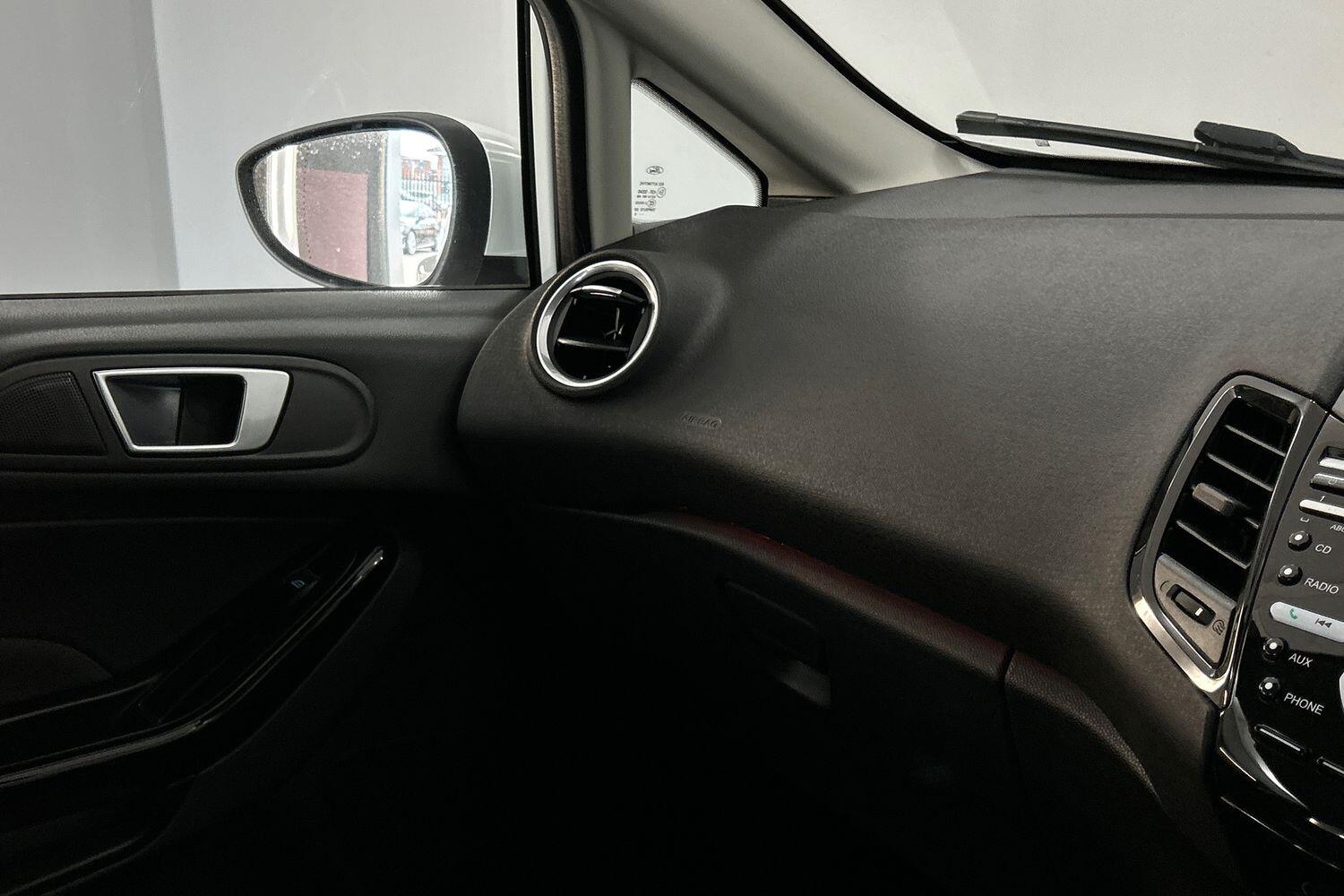Used Ford Fiesta 2016 for sale - 76032201: Photo 28