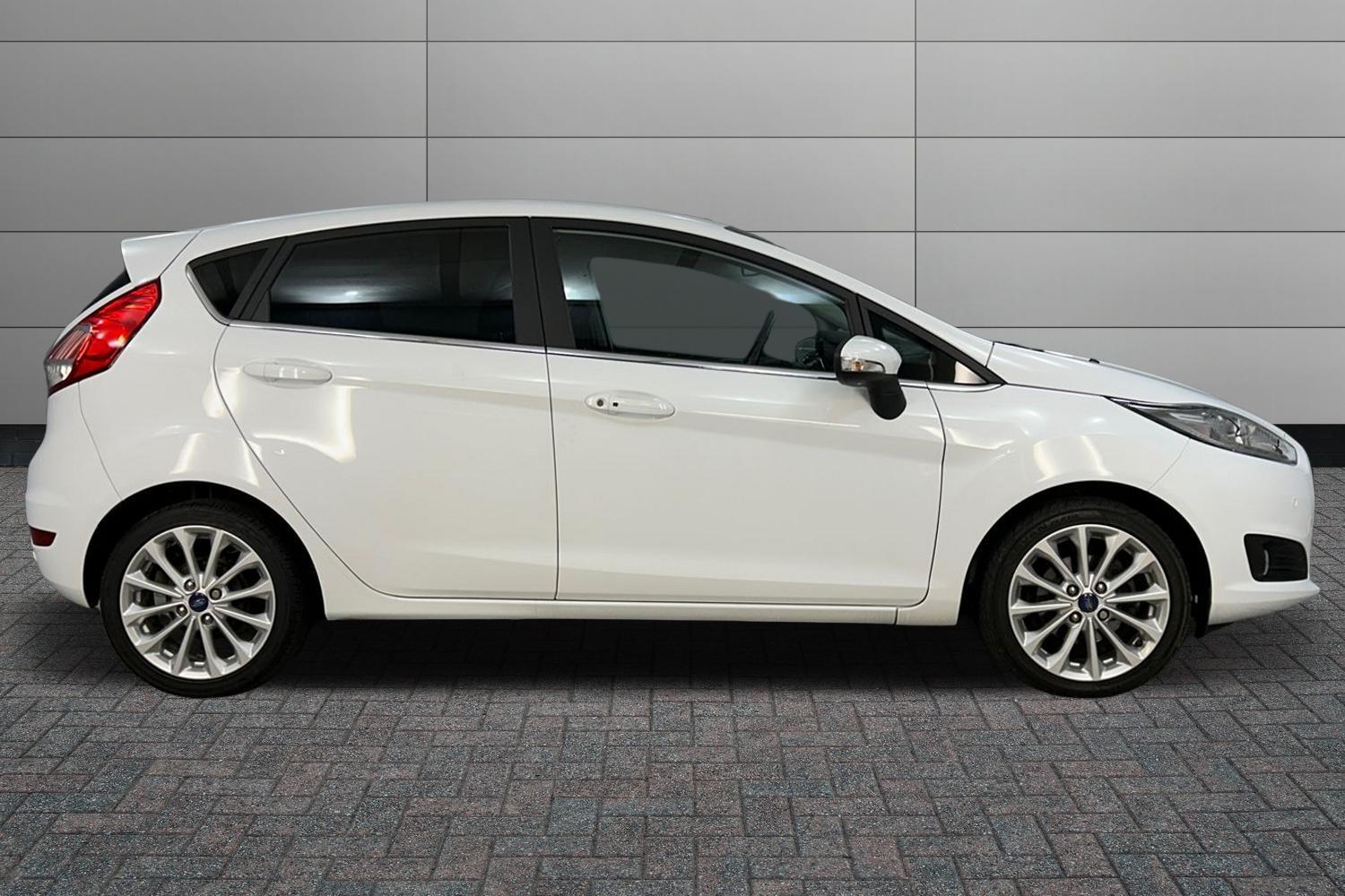 Used Ford Fiesta 2016 for sale - 76032201: Photo 4