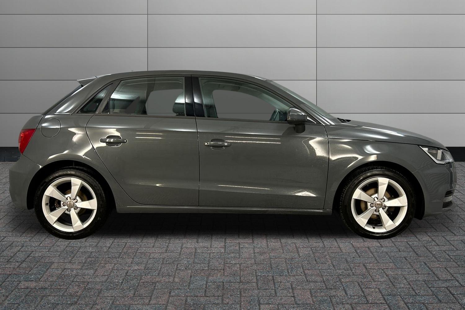 Used Audi A1 2015 for sale - 76032572: Photo 4