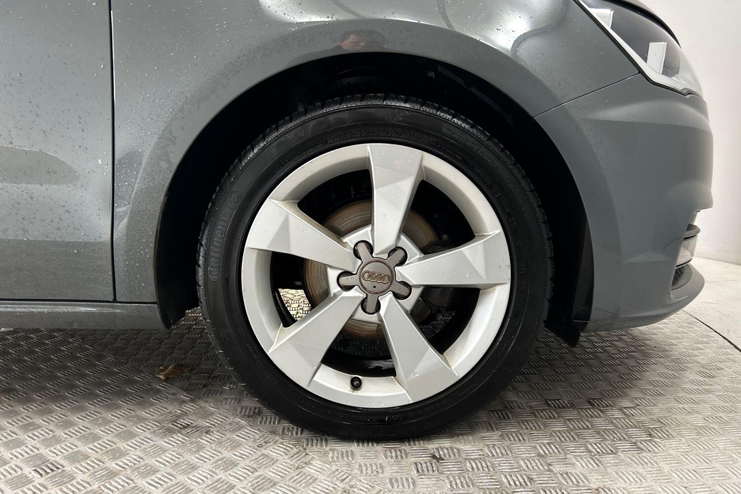 Used Audi A1 2015 for sale - 76032572: Photo 5