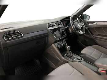 Used Volkswagen Tiguan 2019 for sale - 76109763: Photo