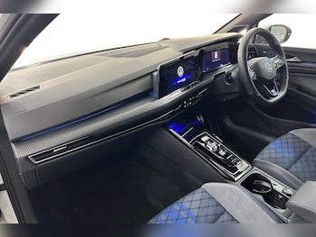 Used Volkswagen Golf 2023 for sale - 75175346: Photo