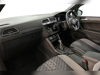 Used Volkswagen Tiguan 2020 for sale - 76108969: Photo 2