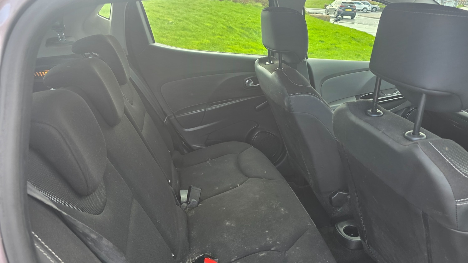 Used Renault Clio 2015 for sale - 77888286: Photo 10