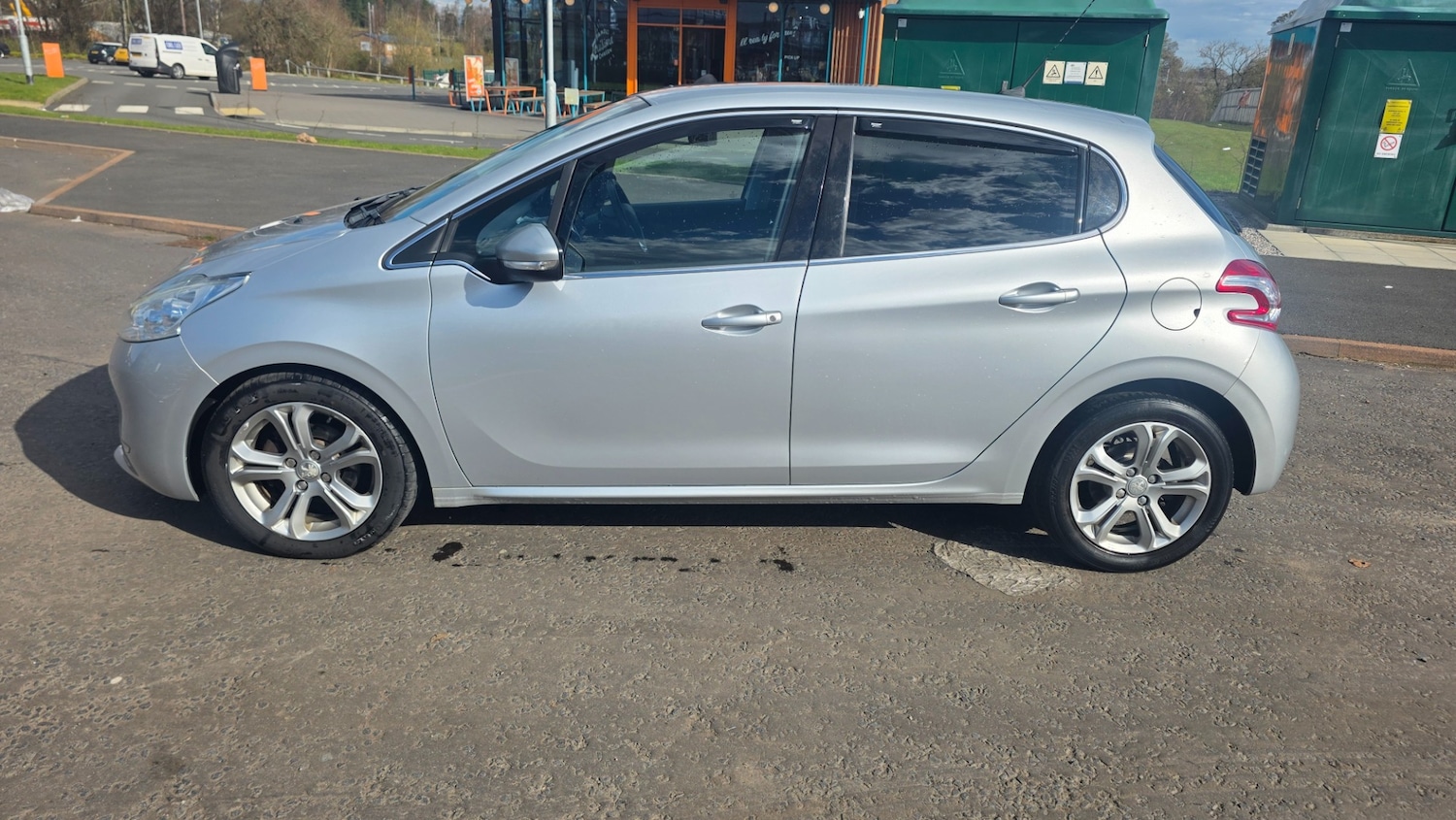 Used Peugeot 208 2015 for sale - 78178336: Photo 7