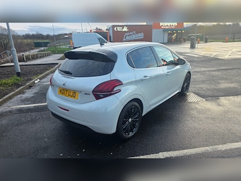 Used Peugeot 208 2017 for sale - 77167666: Photo
