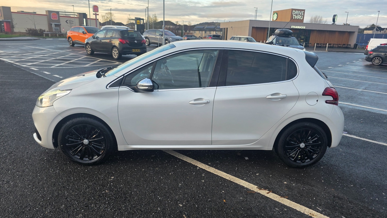 Used Peugeot 208 2017 for sale - 77167666: Photo 5