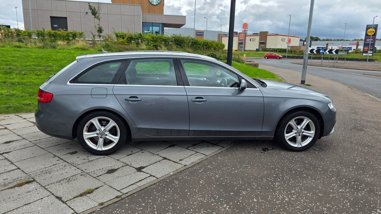 Used Audi A4 2013 for sale - 76180803: Photo 5